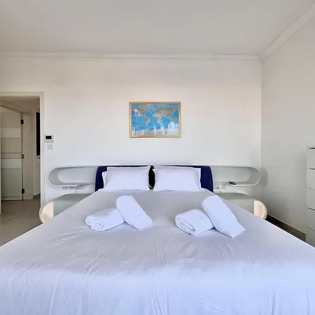 St Julians Hillside With Pool *