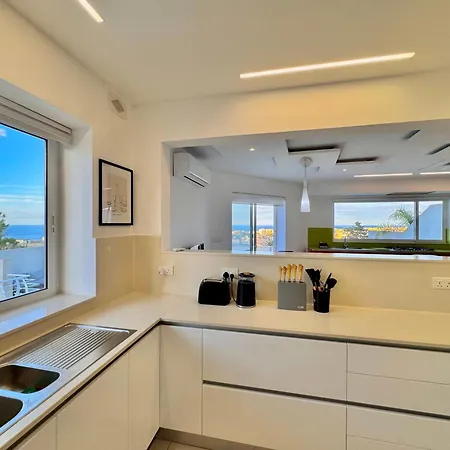 ヴィラ St Julians Hillside With Pool *