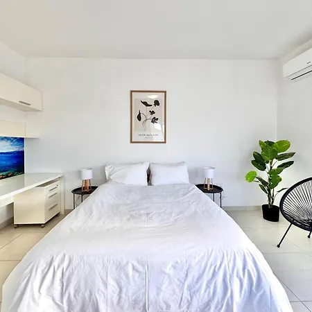 St Julians Hillside With Pool