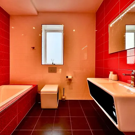 St Julians Hillside With Pool *