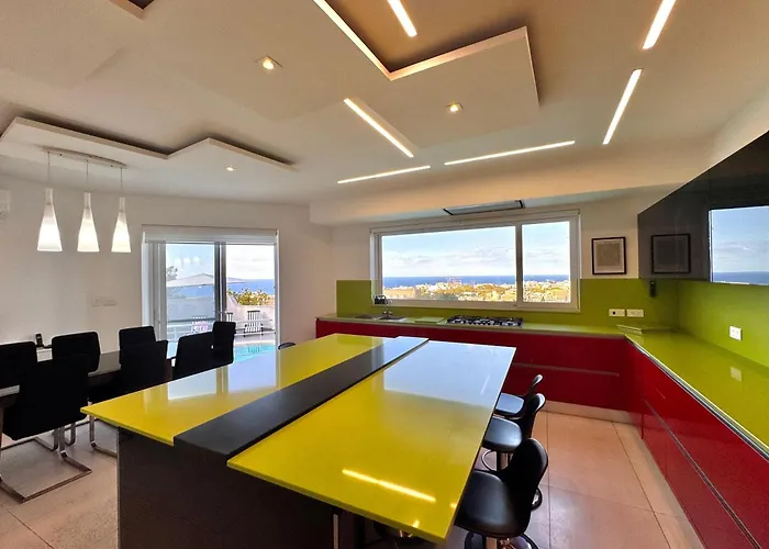 St Julians Hillside With Pool Is-Swieqi