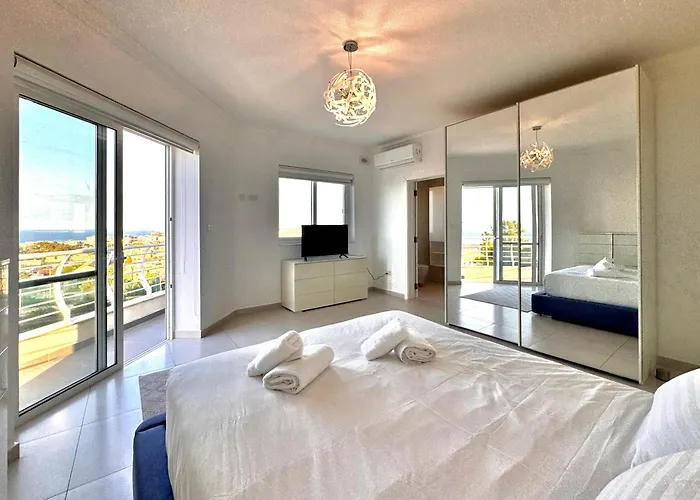 St Julians Hillside With Pool Villa Is-Swieqi