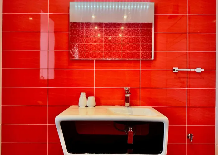 Villa St Julians Hillside With Pool *