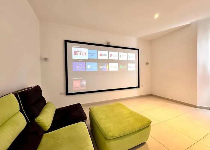 St Julians Hillside With Pool Villa *