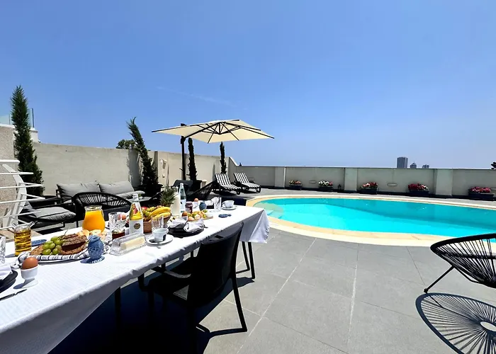 St Julians Hillside With Pool Villa *