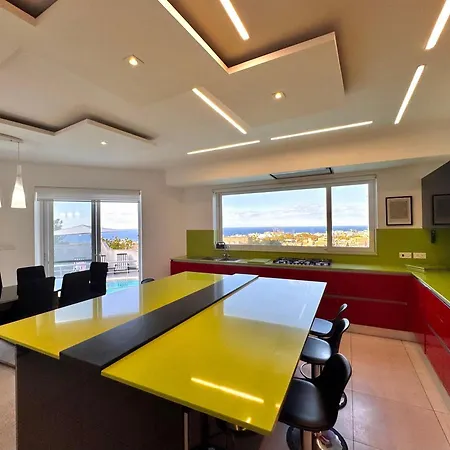 St Julians Hillside With Pool Is-Swieqi