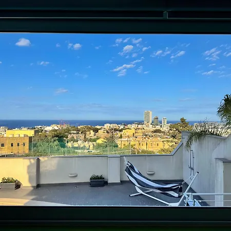 St Julians Hillside With Pool *