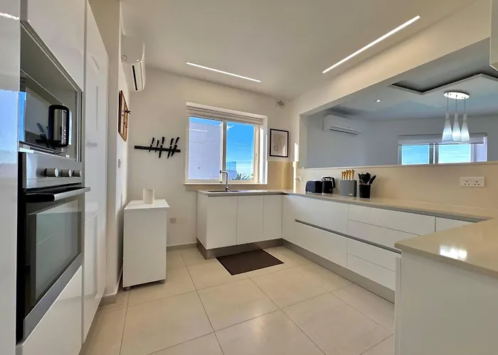 St Julians Hillside With Pool