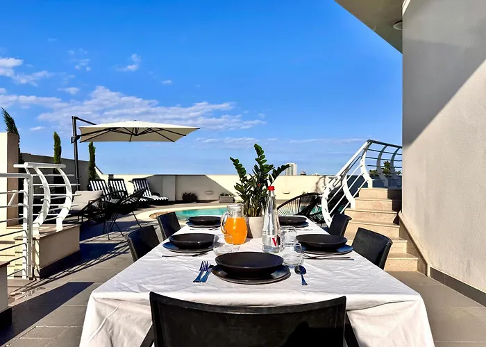 Willa St Julians Hillside With Pool *