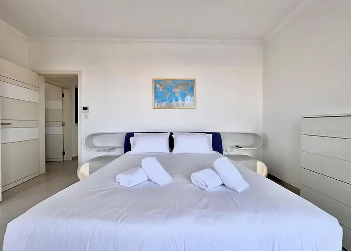 St Julians Hillside With Pool *