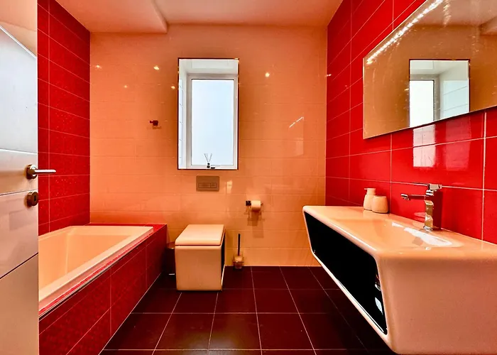 St Julians Hillside With Pool *